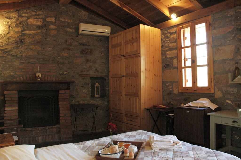 Gera'S Olive Grove - Elaionas Lesvou Hotel Marmaro  ภายนอก รูปภาพ